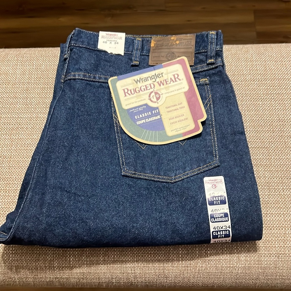 Wrangler jeans 40x34 rugged wear classic fit. 39902PW. Men’s hunting pants. BNWT